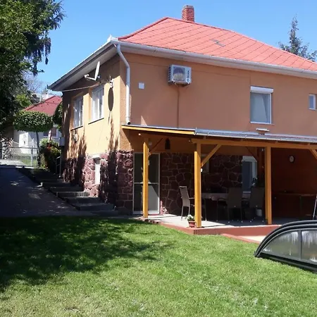 Kiraly Apartment *
